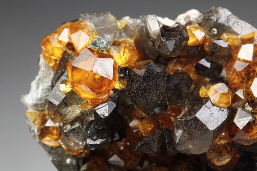 gem GARNET var. SPESSARTINE, QUARTZ var. SMOKY