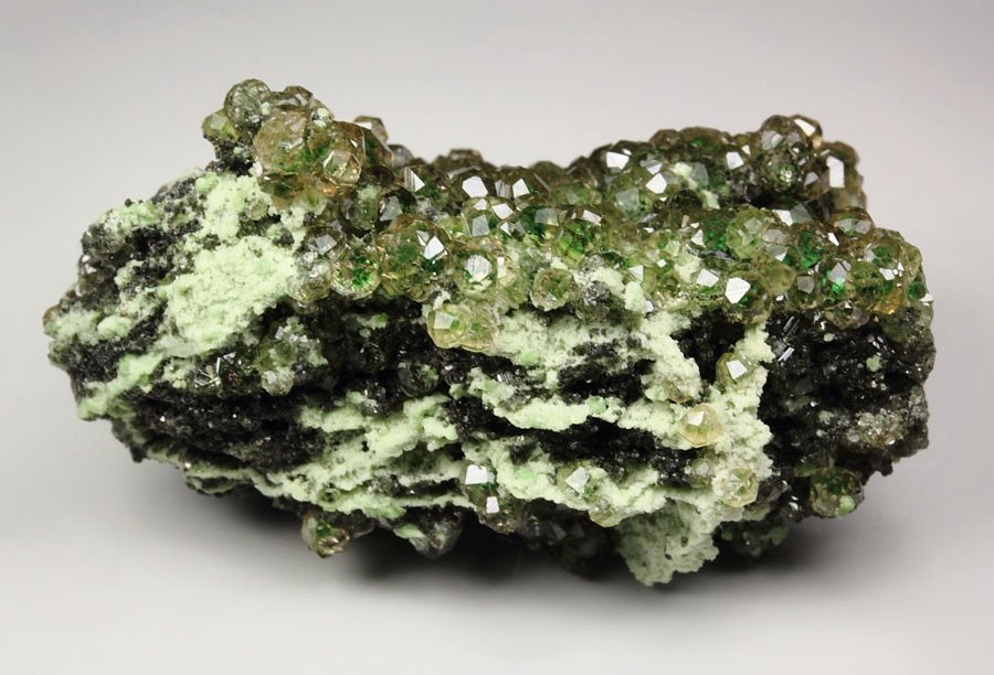 gem GARNET var. GROSSULAR with GREEN CHROMIAN PHANTOMS