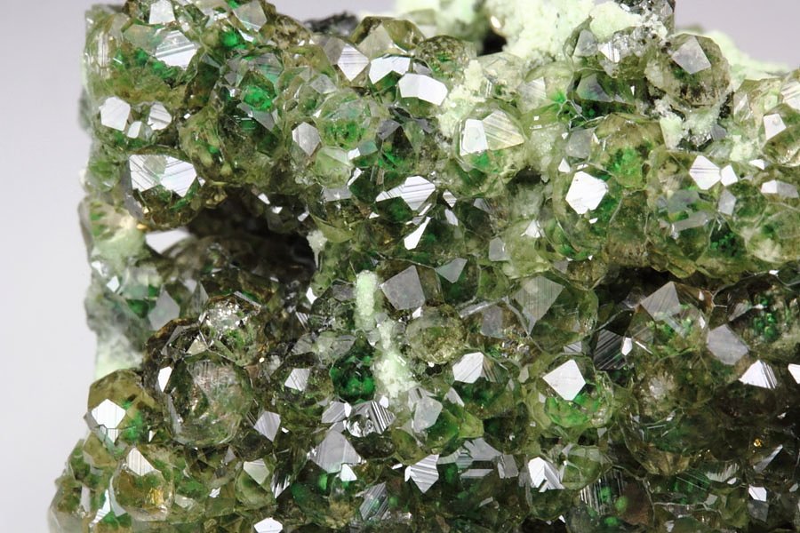 gem GARNET var. GROSSULAR with GREEN CHROMIAN PHANTOMS