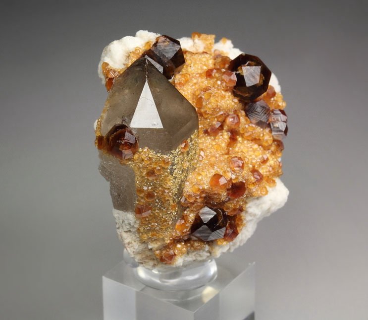 GARNET var. SPESSARTINE, QUARTZ var. SMOKY