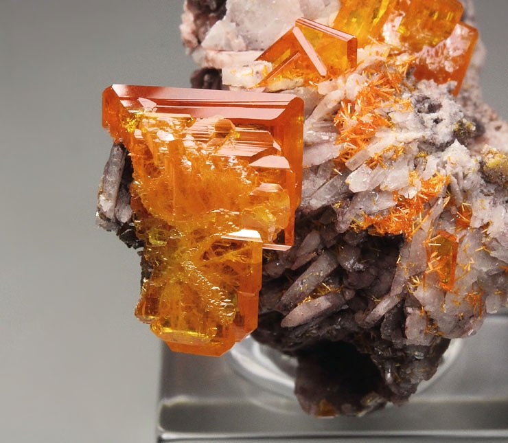 WULFENITE