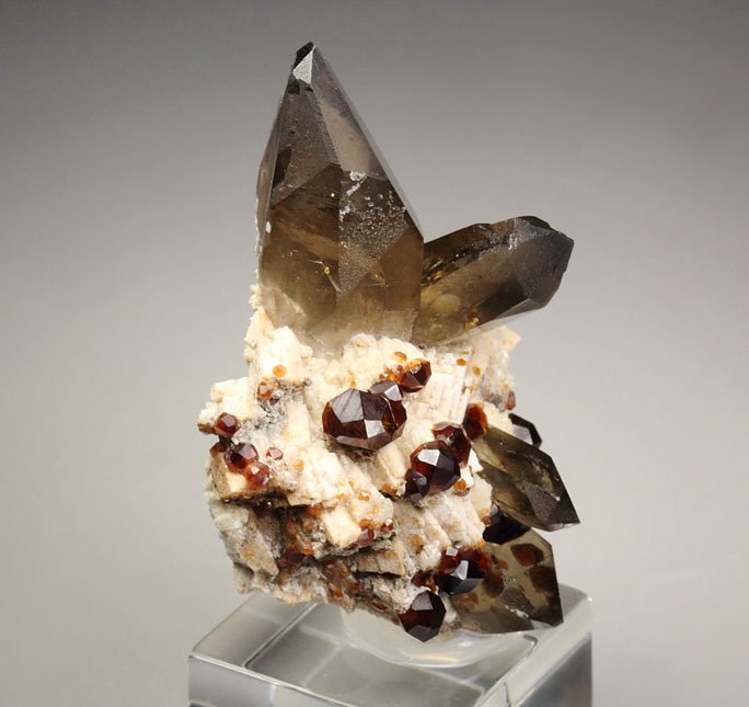 gemmy GARNET var. SPESSARTINE, QUARTZ var. SMOKY