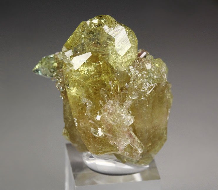 gem VESUVIANITE