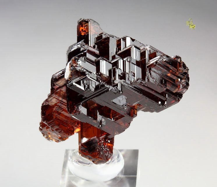 gem GARNET var. SPESSARTINE skeletal 