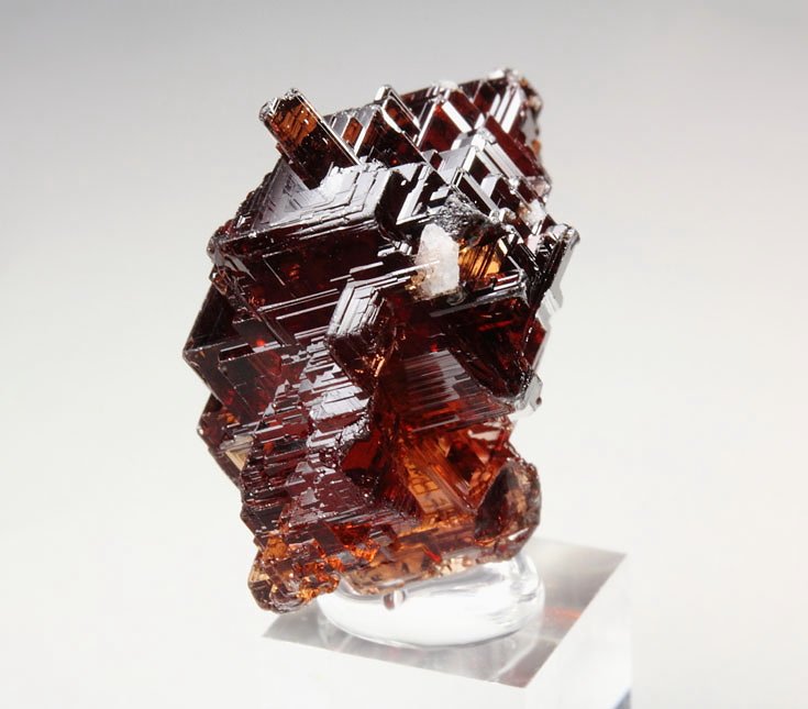 gem GARNET var. SPESSARTINE skeletal 