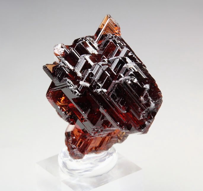 gem GARNET var. SPESSARTINE skeletal 