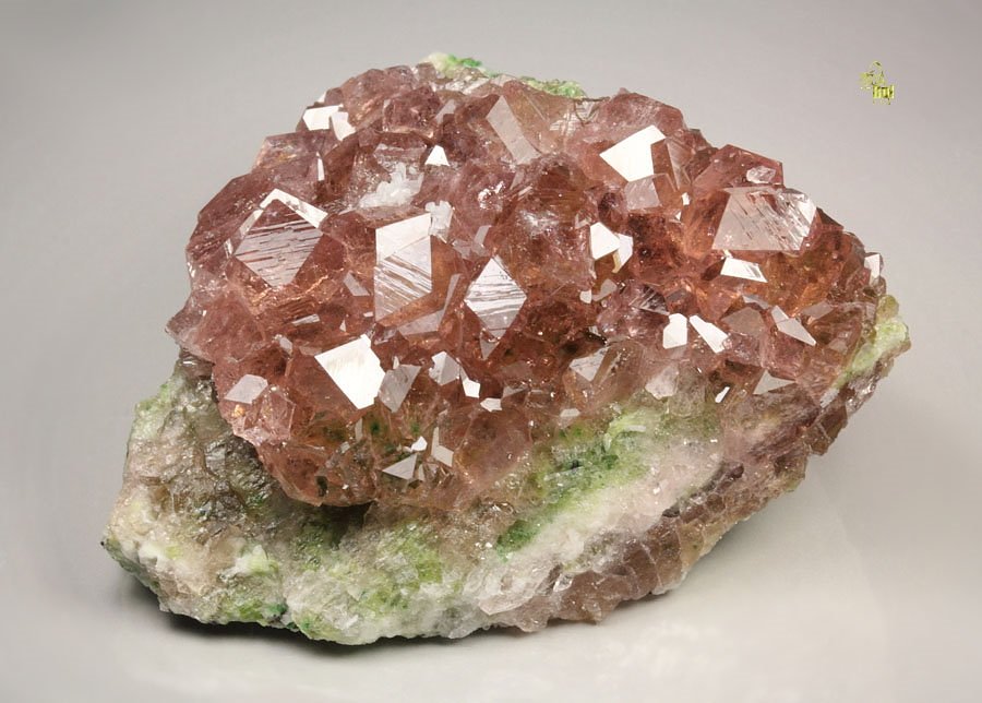 pink gem GARNET var. GROSSULAR