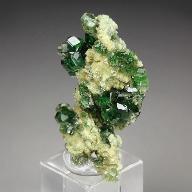 gem GARNET var. GROSSULAR var. CHROMIAN, DIOPSIDE