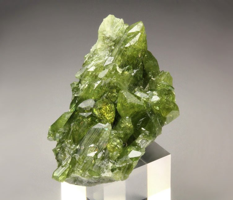 gem VESUVIANITE