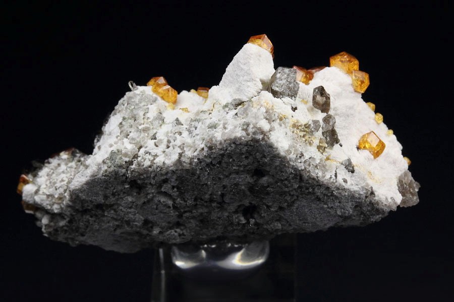 gem GARNET var. SPESSARTINE, QUARTZ var. SMOKY, MUSCOVITE, MICROCLINE