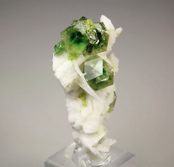 gem GARNET var. GROSSULAR with GREEN CHROMIAN PHANTOMS, ALBITE, PECTOLITE, DIOPSIDE