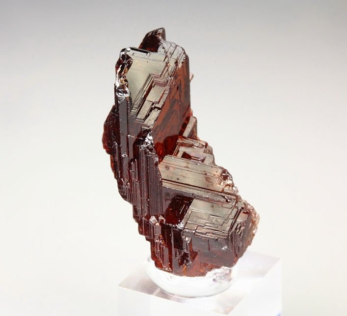 gem GARNET var. SPESSARTINE skeletal 