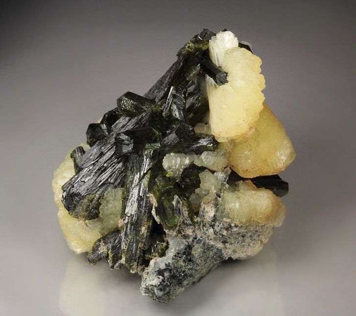 STILBITE-STELLERITE series, EPIDOTE