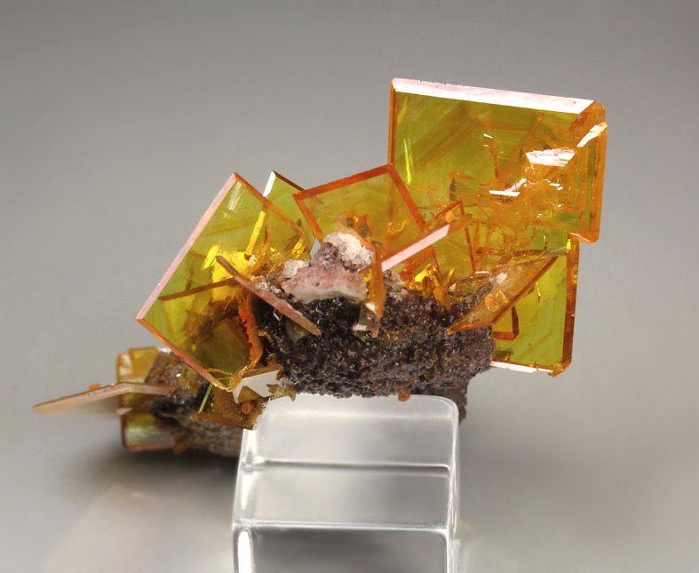 WULFENITE