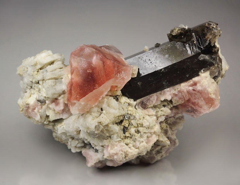 pink FLUORITE, QUARTZ var. SMOKY