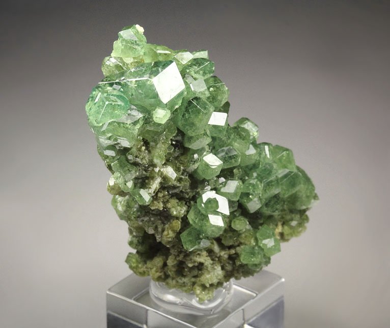 gem GARNET var. ANDRADITE var. DEMANTOID