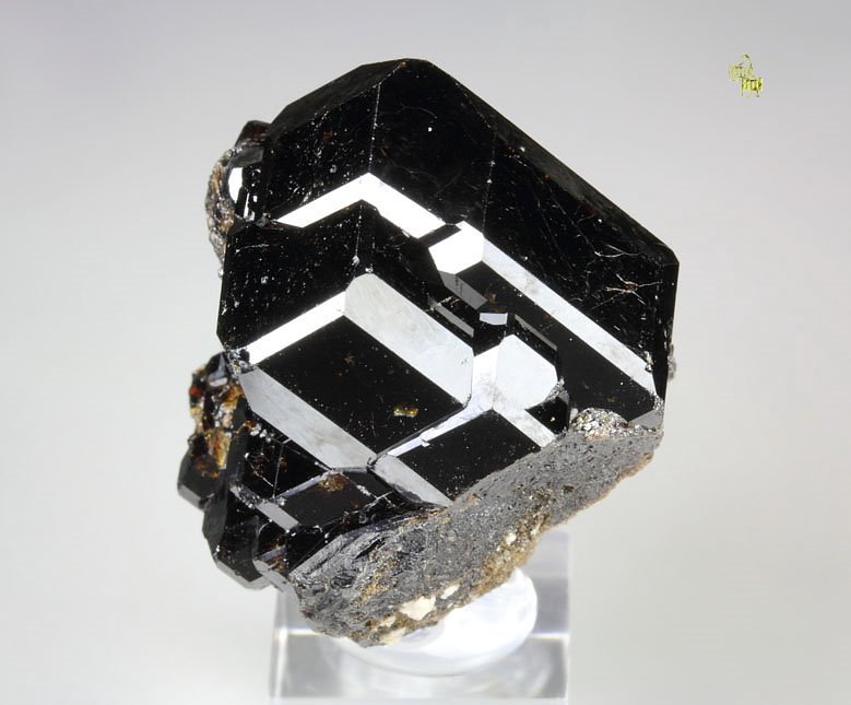 GARNET var. ANDRADITE var. MELANITE