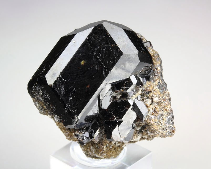 GARNET var. ANDRADITE var. MELANITE