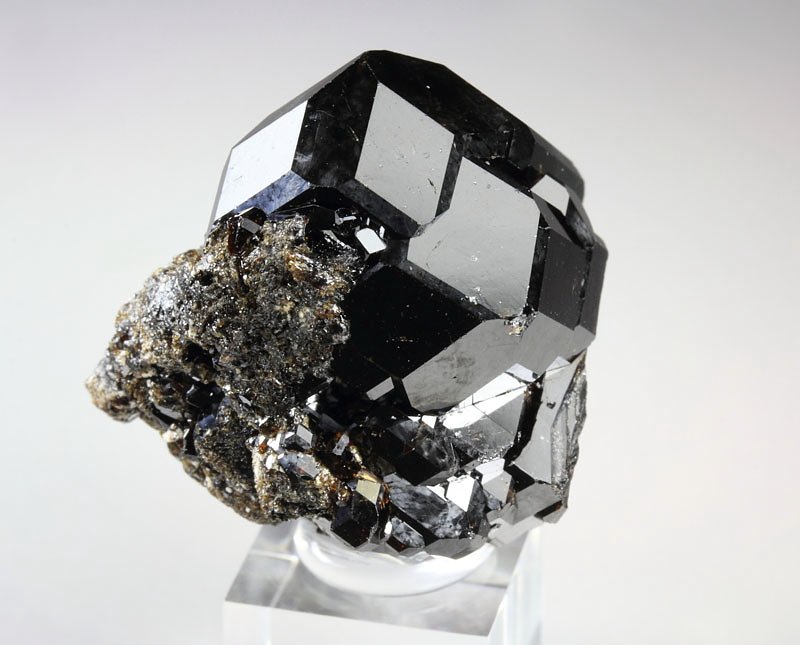 GARNET var. ANDRADITE var. MELANITE