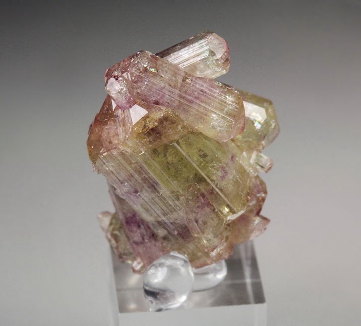 gem bi-terminated VESUVIANITE bi-color