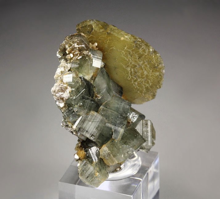 gem FLUORAPATITE, SIDERITE