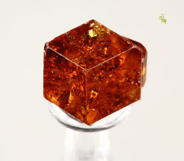 gem GARNET var. GROSSULAR