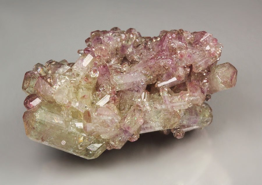 gem bi-terminated VESUVIANITE bi-color