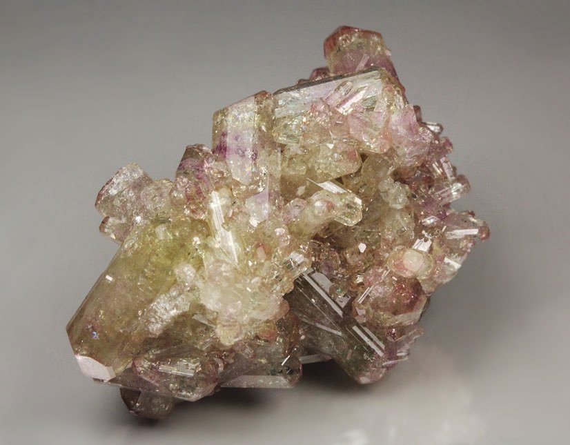 gem bi-terminated VESUVIANITE bi-color