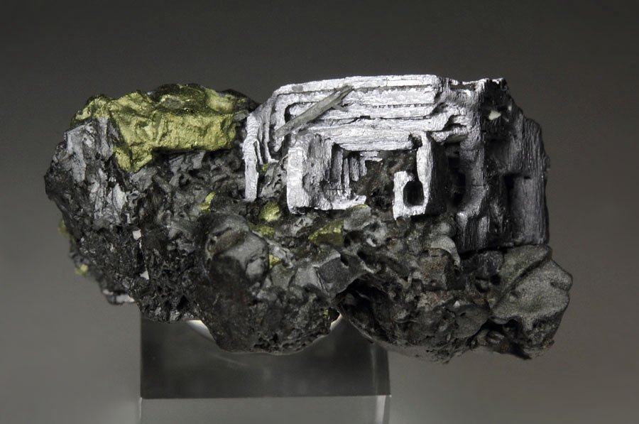 skeletal GALENA, SPHALERITE, CHALCOPYRITE, QUARTZ