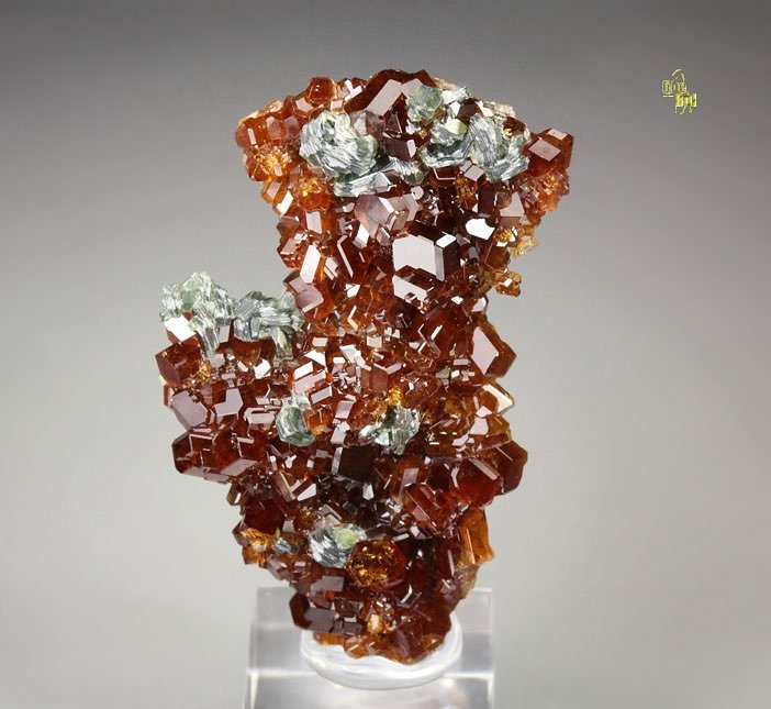 gem GARNET var. HESSONITE, CLINOCHLORE