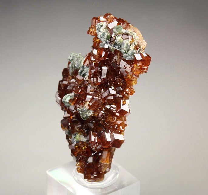 gem GARNET var. HESSONITE, CLINOCHLORE