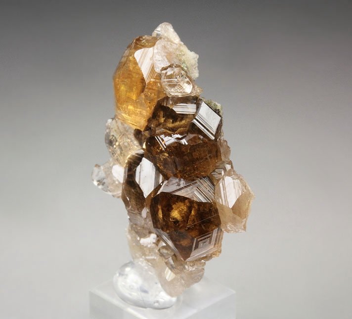 gem GARNET var. GROSSULAR