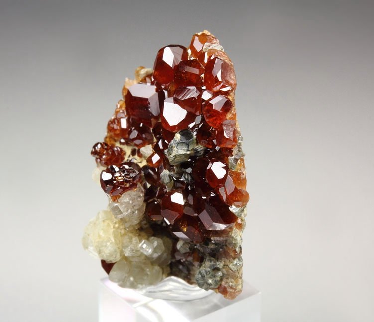 gem GARNET var. HESSONITE, DIOPSIDE, CLINOCHLORE