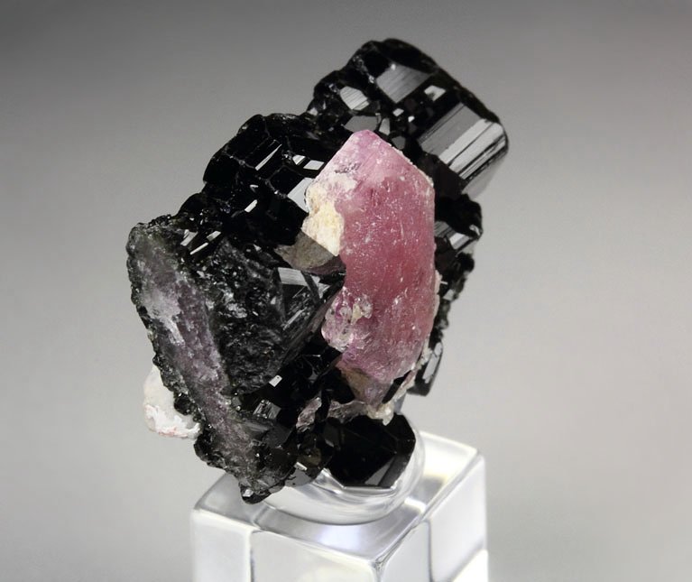 PEZZOTTAITE, TOURMALINE var. ELBAITE