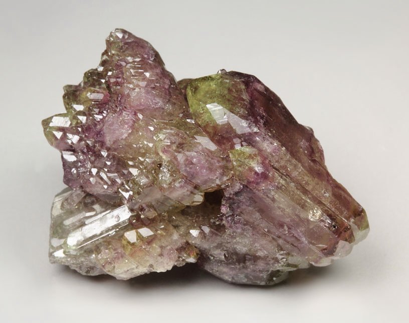 bi-terminated VESUVIANITE bi-color