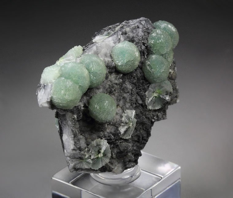 WAVELLITE
