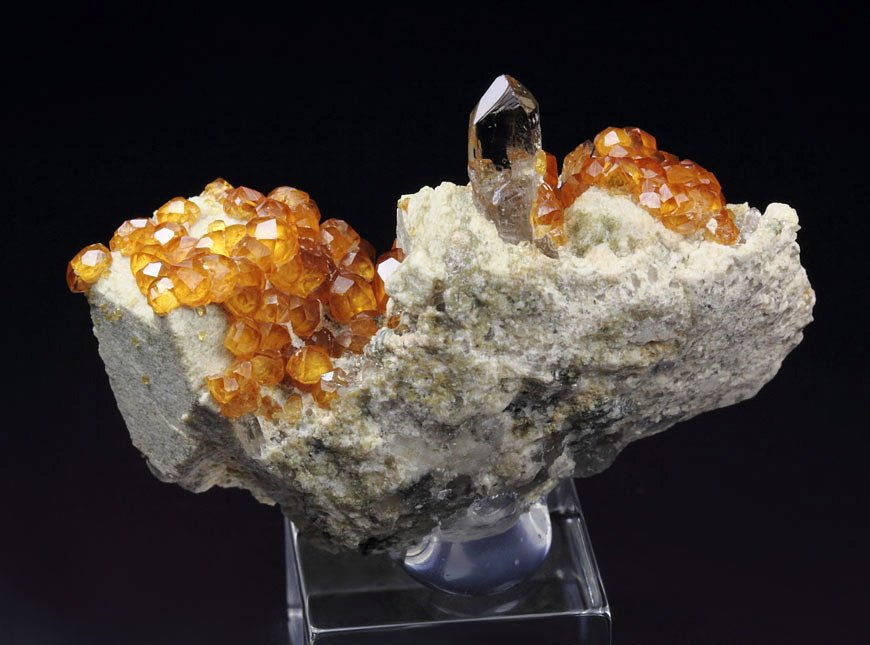 gem GARNET var. SPESSARTINE, QUARTZ var. SMOKY, MICROCLINE