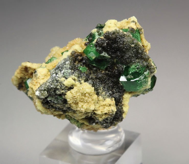 gem GARNET var. GROSSULAR var. CHROMIAN, DIOPSIDE, CLINOCHLORE