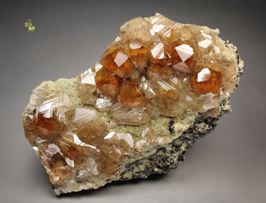 gem GARNET var. GROSSULAR