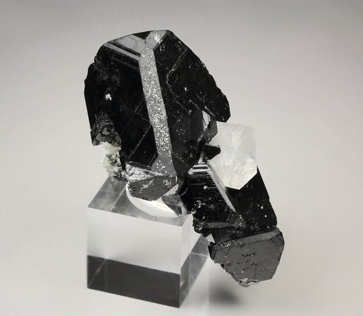 SPHALERITE tetrahedrons, CALCITE