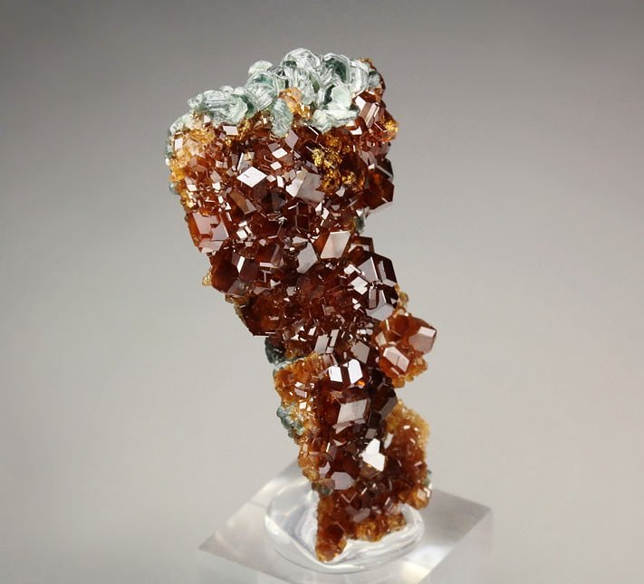 gem GARNET var. HESSONITE, CLINOCHLORE