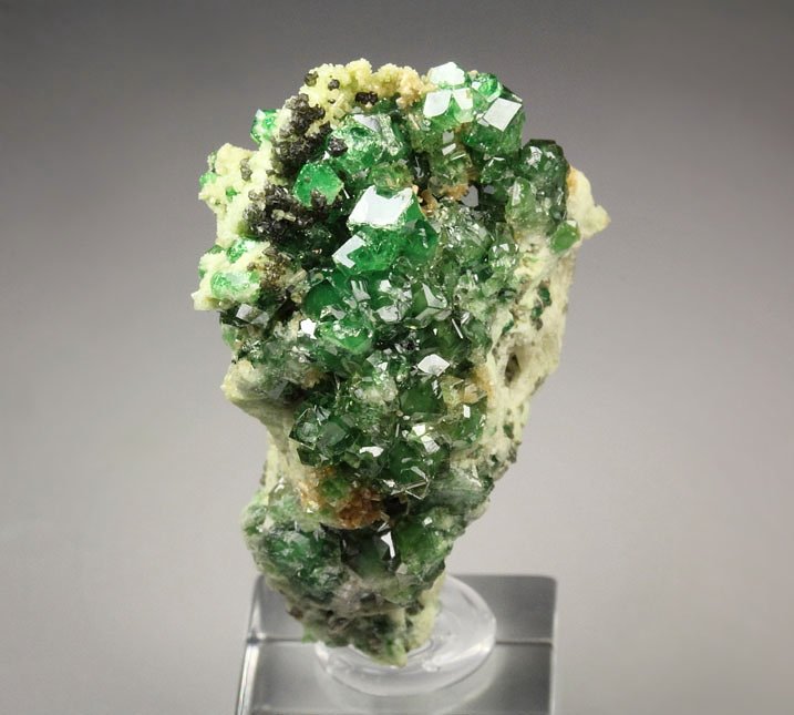 gem GARNET var. GROSSULAR var. CHROMIAN, DIOPSIDE, CLINOCHLORE