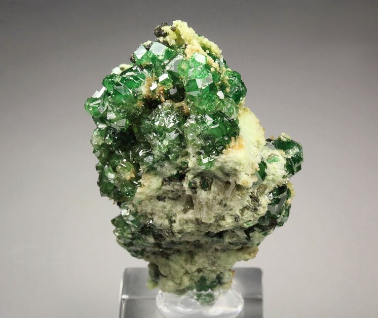 gem GARNET var. GROSSULAR var. CHROMIAN, DIOPSIDE, CLINOCHLORE