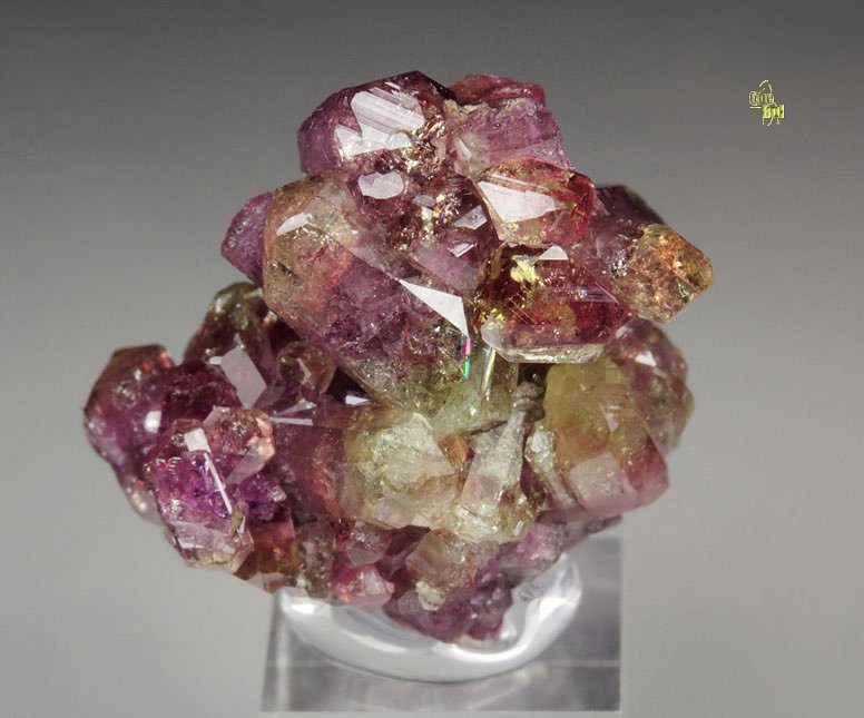 gem VESUVIANITE multicolor