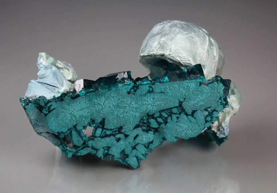 SHATTUCKITE, DIOPTASE, CALCITE, CHRYSOCOLLA