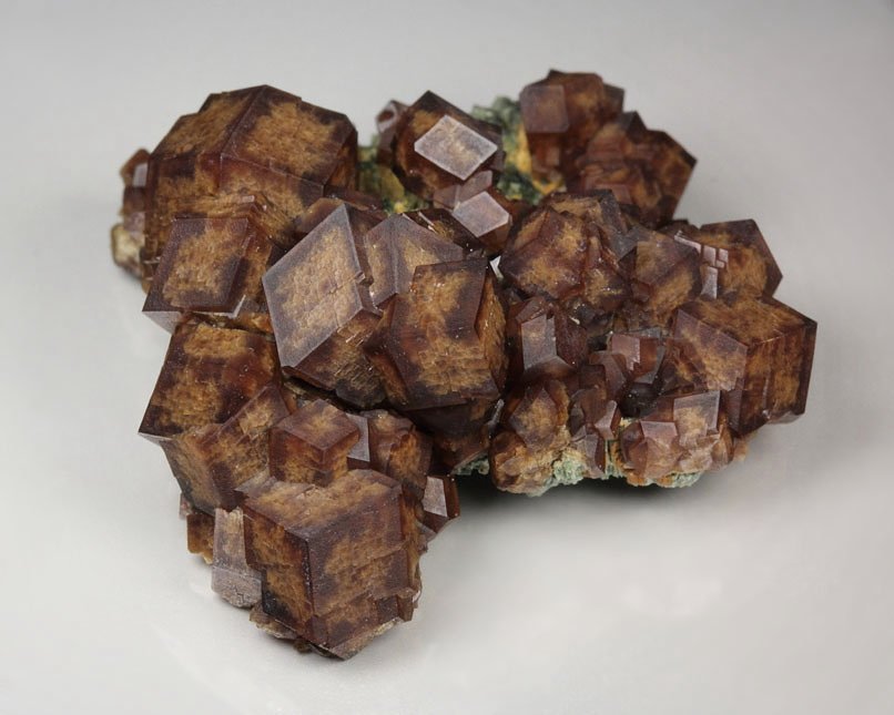 GARNET var. ANDRADITE, HEDENBERGITE, QUARTZ