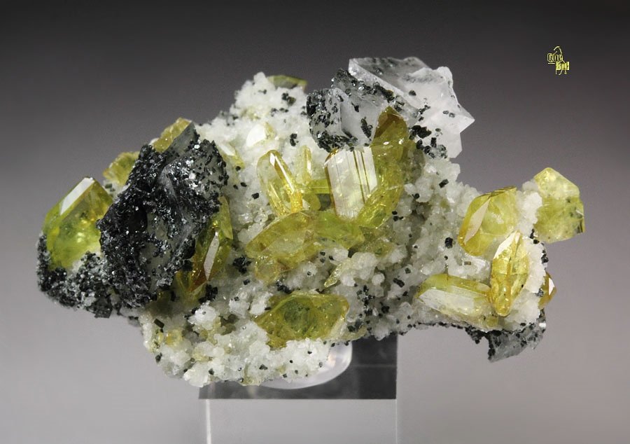 gem TITANITE twinned, K FELDSPAR var. ADULARIA, CLINOCHLORE, CALCITE