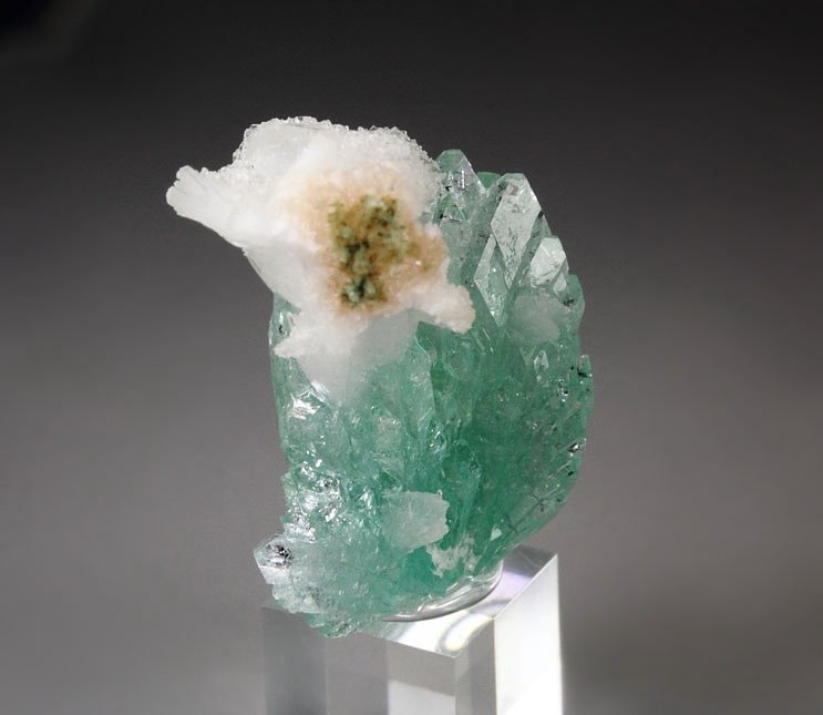 FLUORAPOPHYLLITE-(K), STILBITE