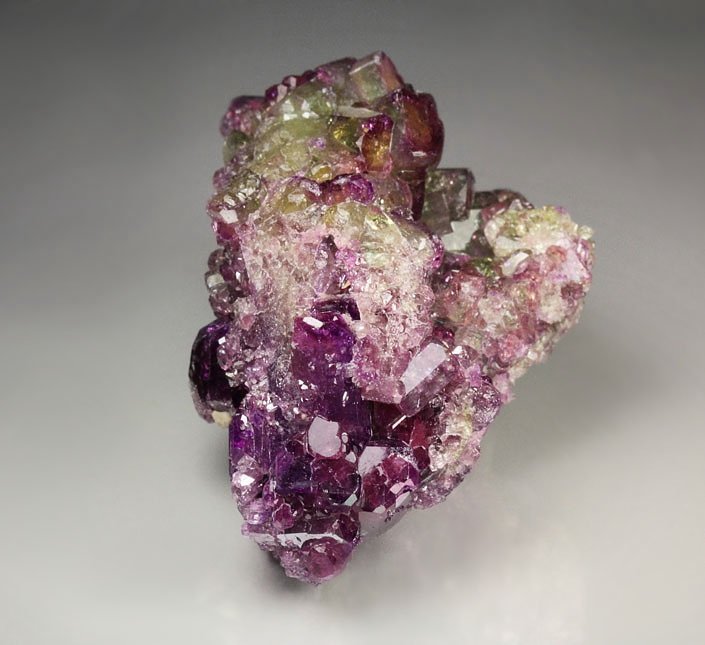 gem VESUVIANITE var. MANGANOAN