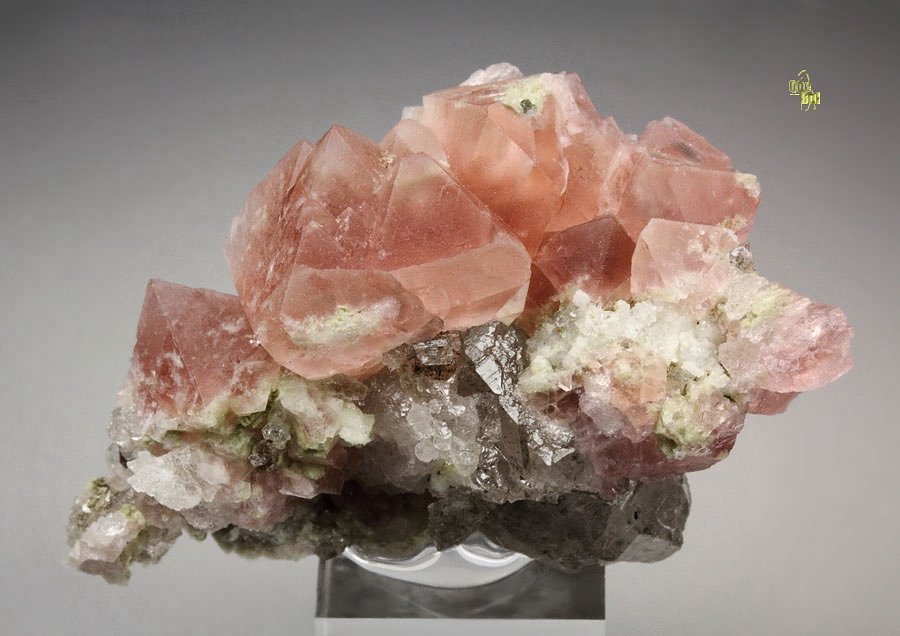 pink FLUORITE, QUARTZ